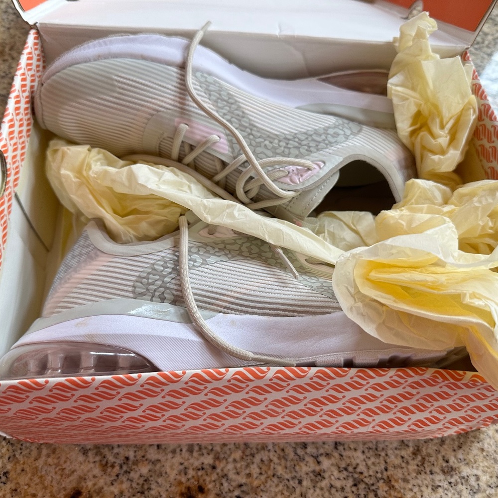 New in box Fabletics athletic shoes